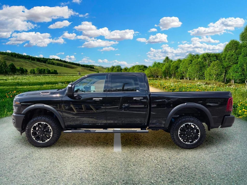 New 2026 Diamond Black Crystal Pearl-Coat Exterior Paint RAM Tradesman image 3