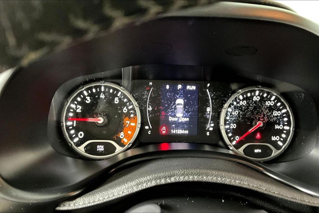 Used 2017 Black Jeep Latitude image 11