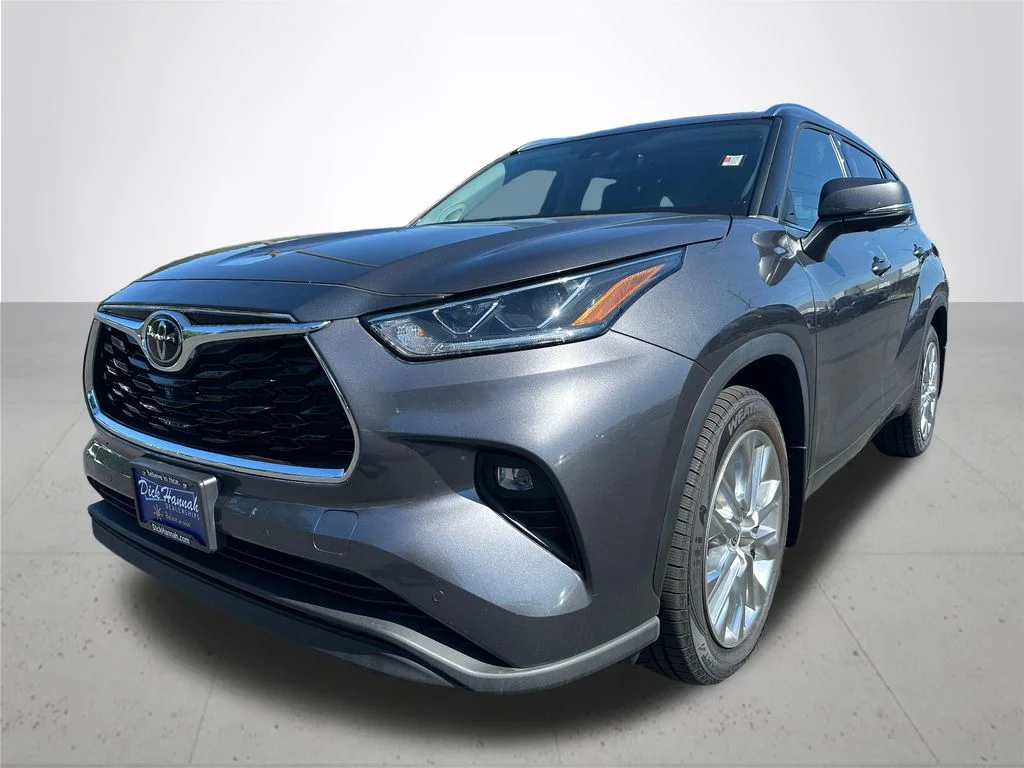 Used 2023 Gray Toyota Limited image 2