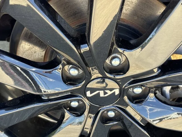 Used 2025 Silver Kia S image 10