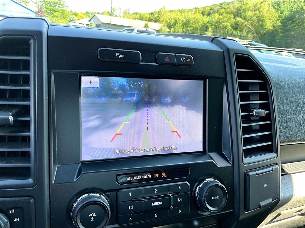 Used 2020 Blue Metallic Ford XL image 19