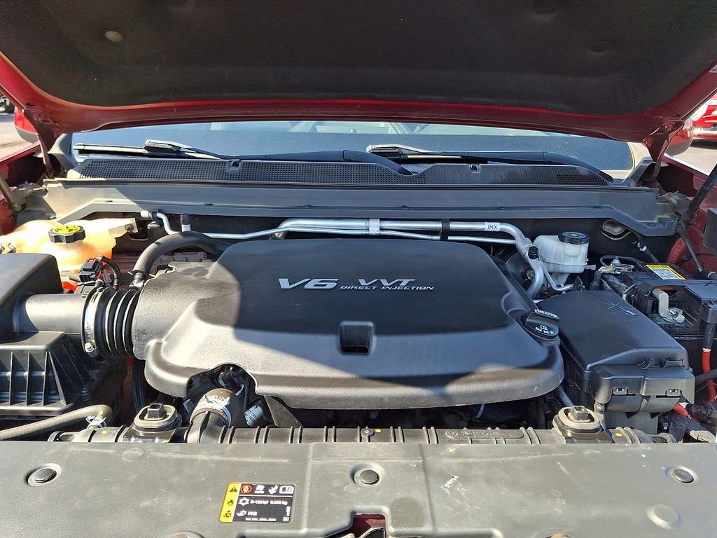 Used 2019 RED QUARTZ TINTCOAT GMC 4WD SLE image 27
