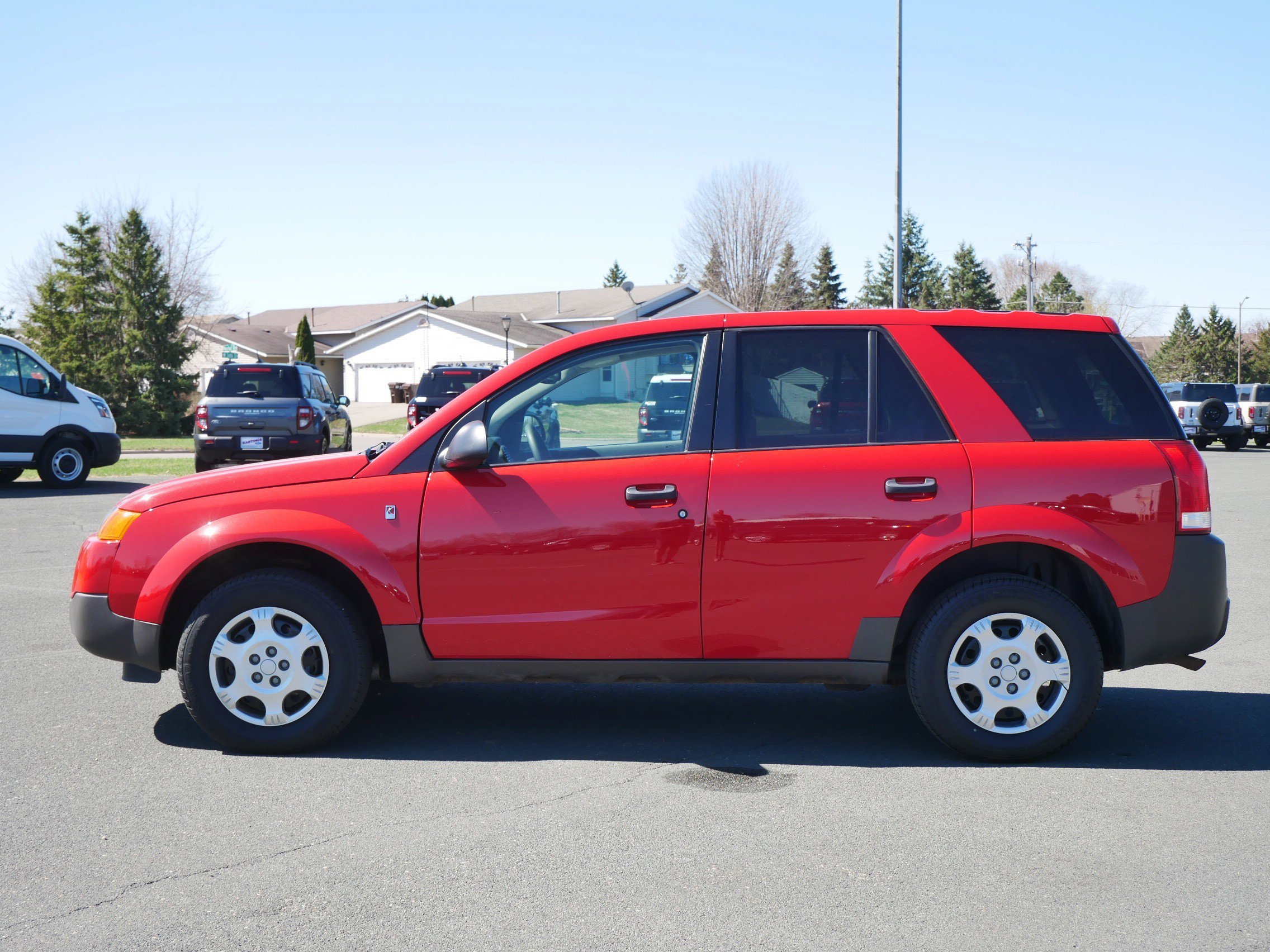 Used 2004 Saturn VUE Base with VIN 5GZCZ43DX4S887706 for sale in Hastings, Minnesota