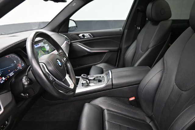 Used 2022 White BMW sDrive40i image 15