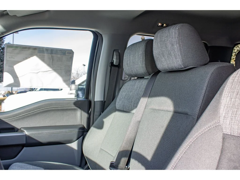 New 2026 Carbonized Gray Metallic Ford XLT image 18