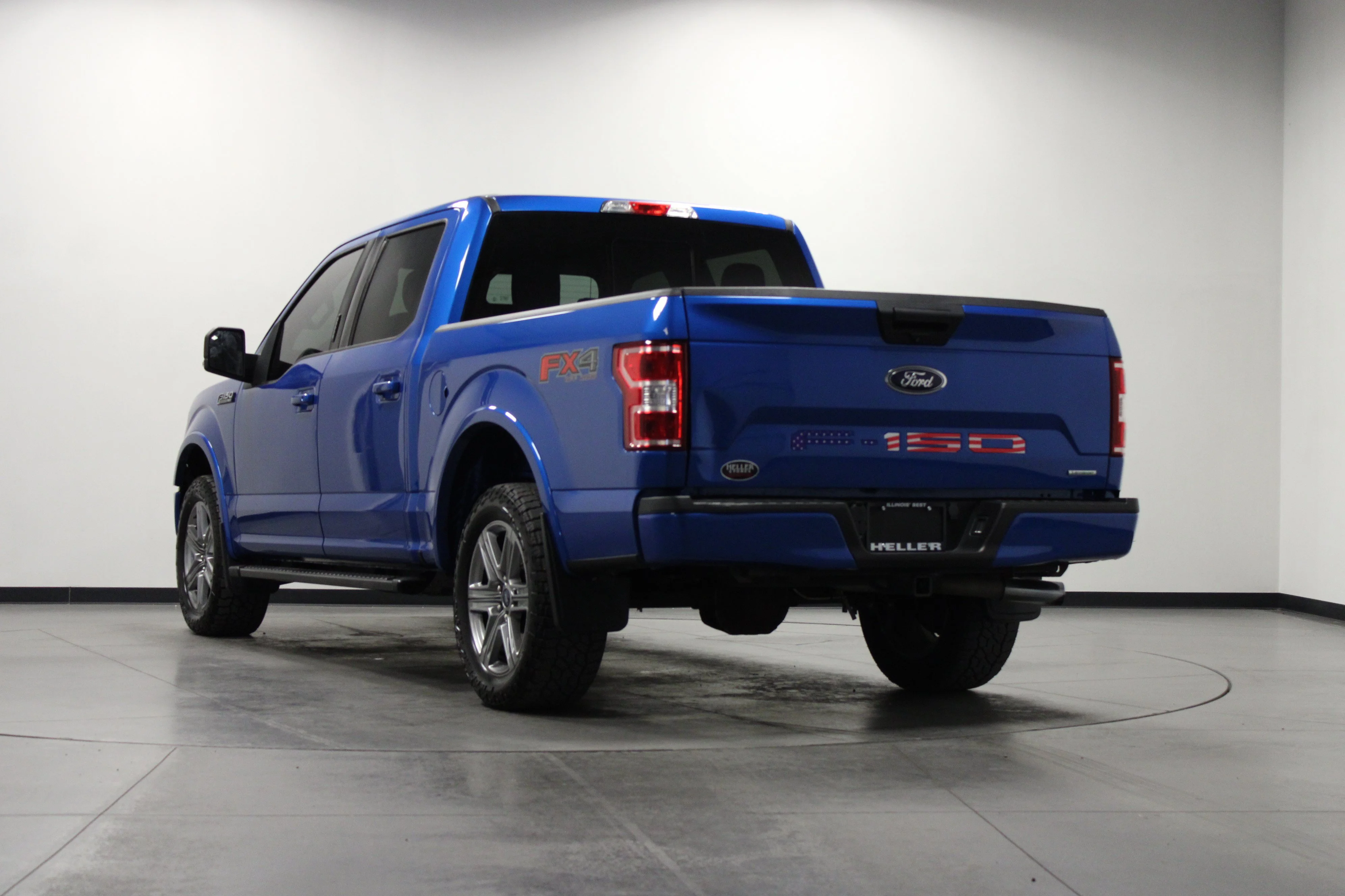 Used 2019 Velocity Blue Metallic Ford XLT image 6