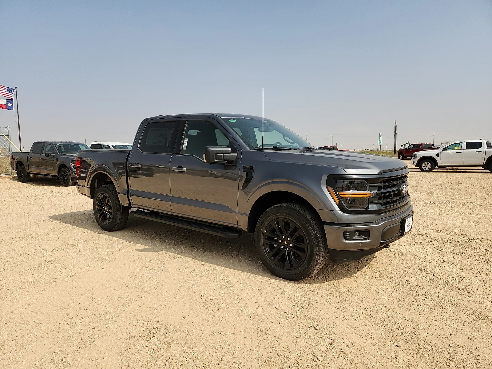 New 2026 Carbonized Gray Metallic Ford XLT image 8