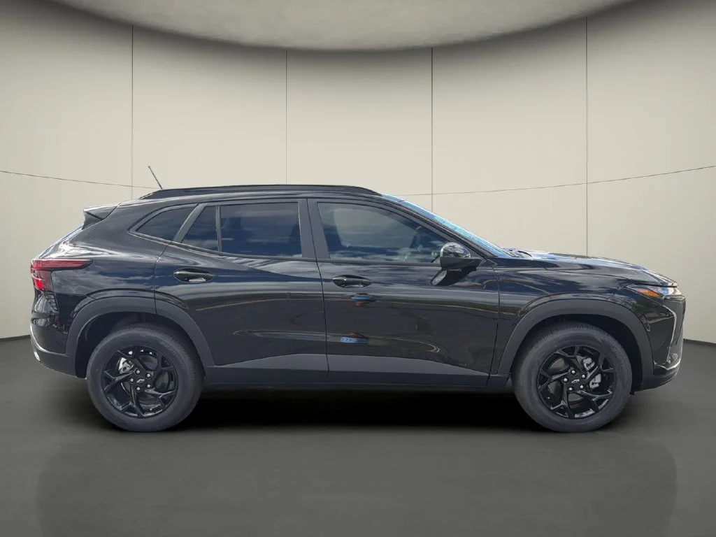 New 2026 Mosaic Black Metallic Chevrolet LT image 8