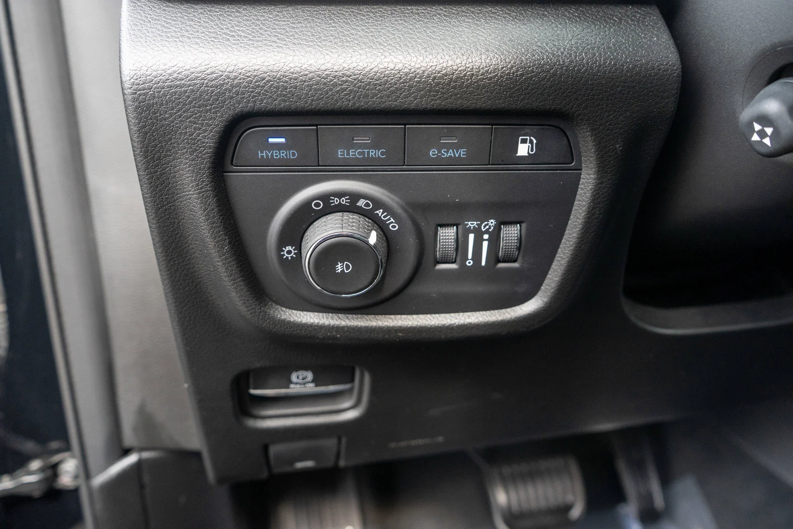 Used 2023 Diamond Black Crystal Pearlcoat Jeep 4xe image 17