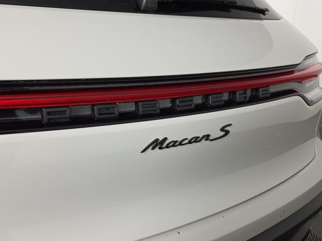Used 2024  Porsche S image 12