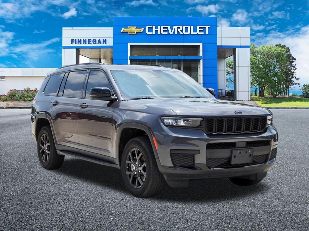 Used 2024 Gray Jeep Altitude X image 1