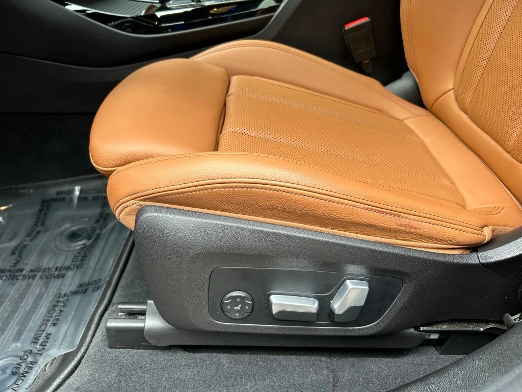 Used 2023 Gray BMW xDrive30i image 17