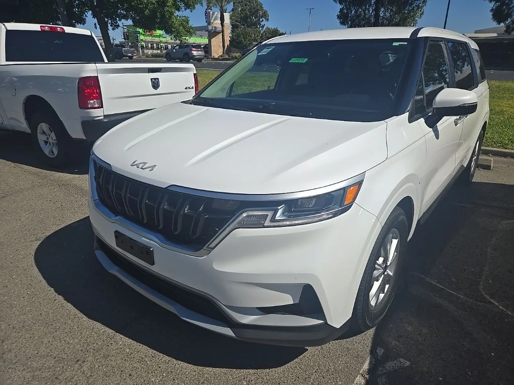 2022 Kia Sedona LX Seat Pkg's photo