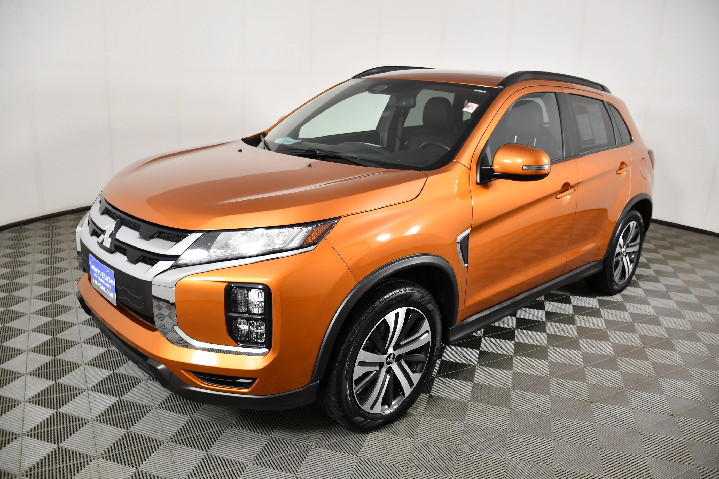 Certified Used 2022 Orange Sunrise Metallic Mitsubishi GT image 10