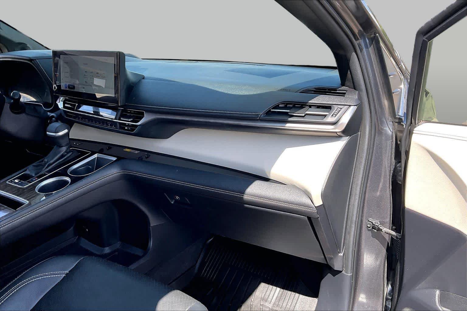 Used 2025 Magnetic Gray Metallic Toyota Platinum image 19