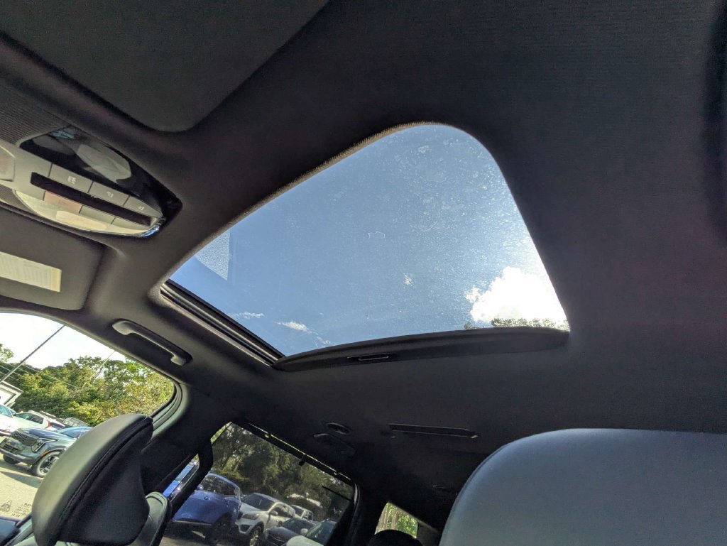 New 2027 Glacial White Pearl Kia EX image 23