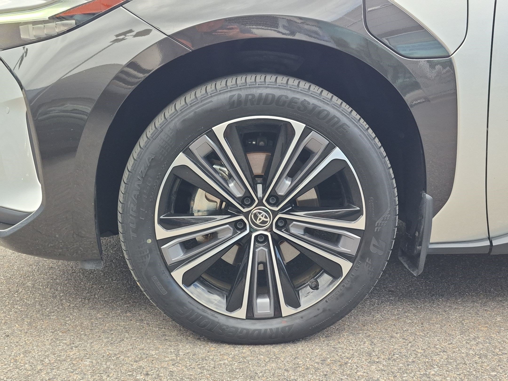 Used 2023 Silver Metallic Toyota XLE image 11