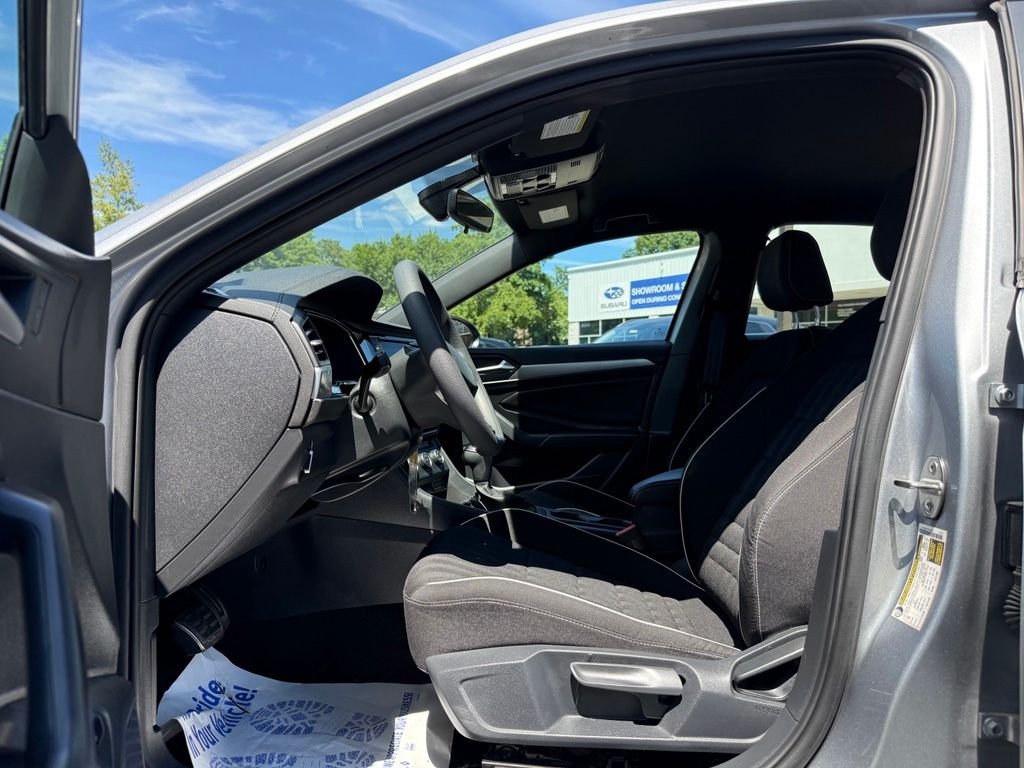 Used 2023  Volkswagen 1.5T Sport image 22