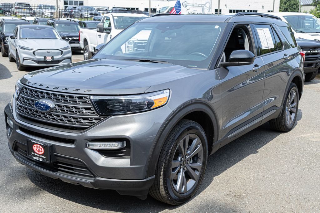 Used 2023 Gray Ford XLT image 2