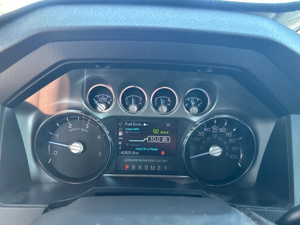 Used 2014 White Ford Lariat image 10
