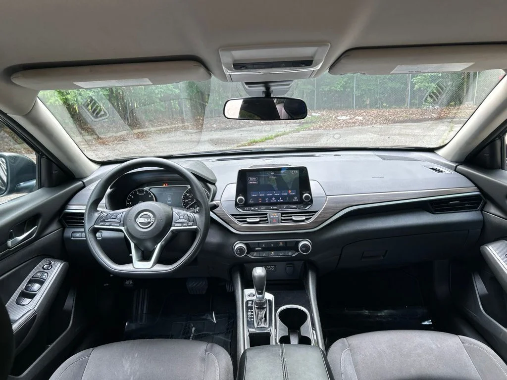 Used 2024 Black Nissan 2.5 SV image 28