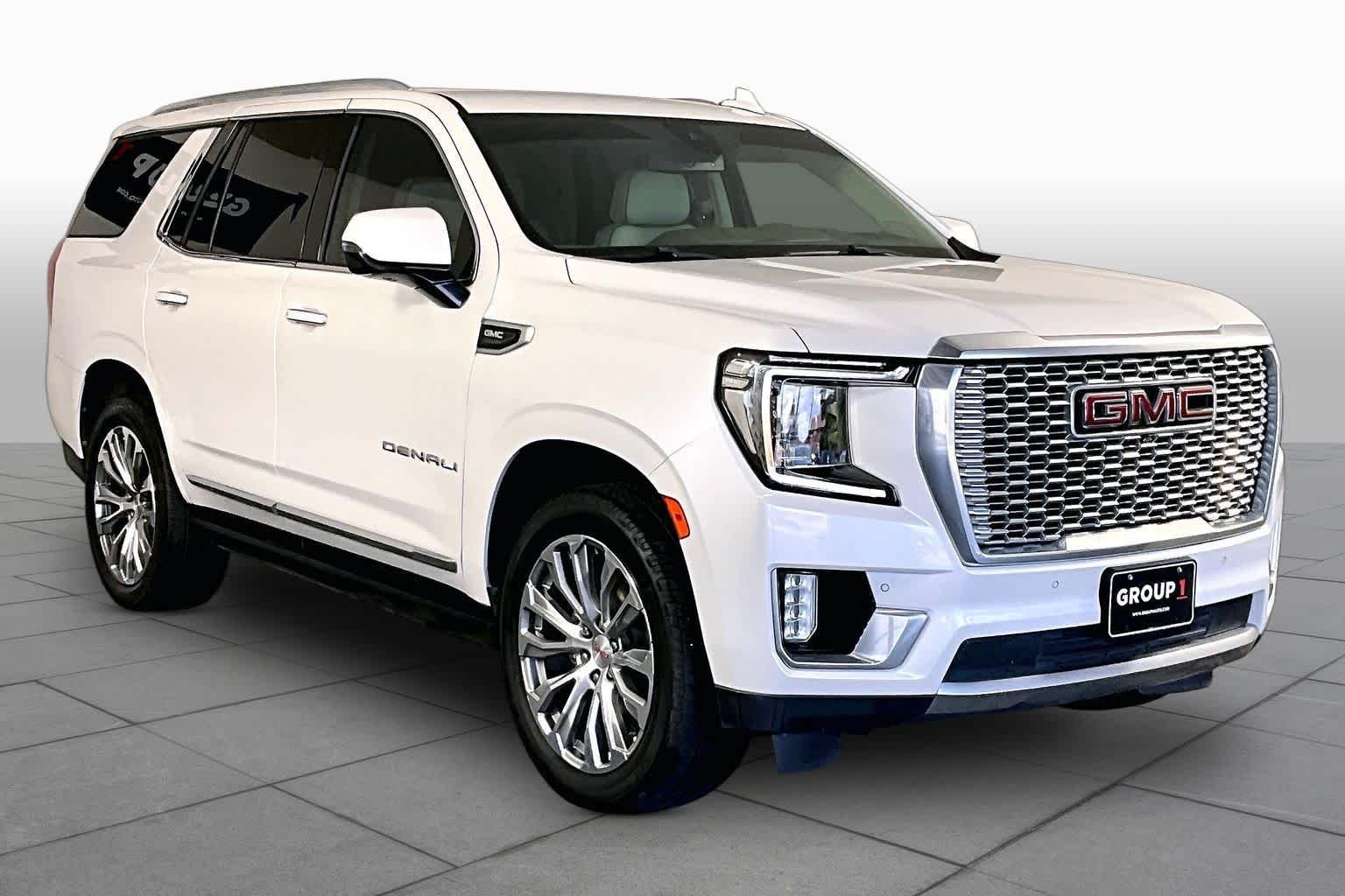 Used 2021 White Frost Tricoat GMC Denali image 3
