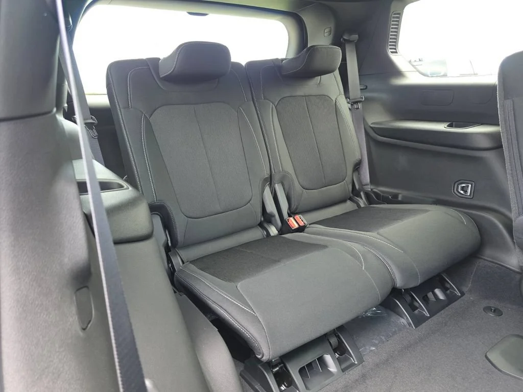 New 2026 Silver Zynith Exterior Paint Jeep Laredo image 20