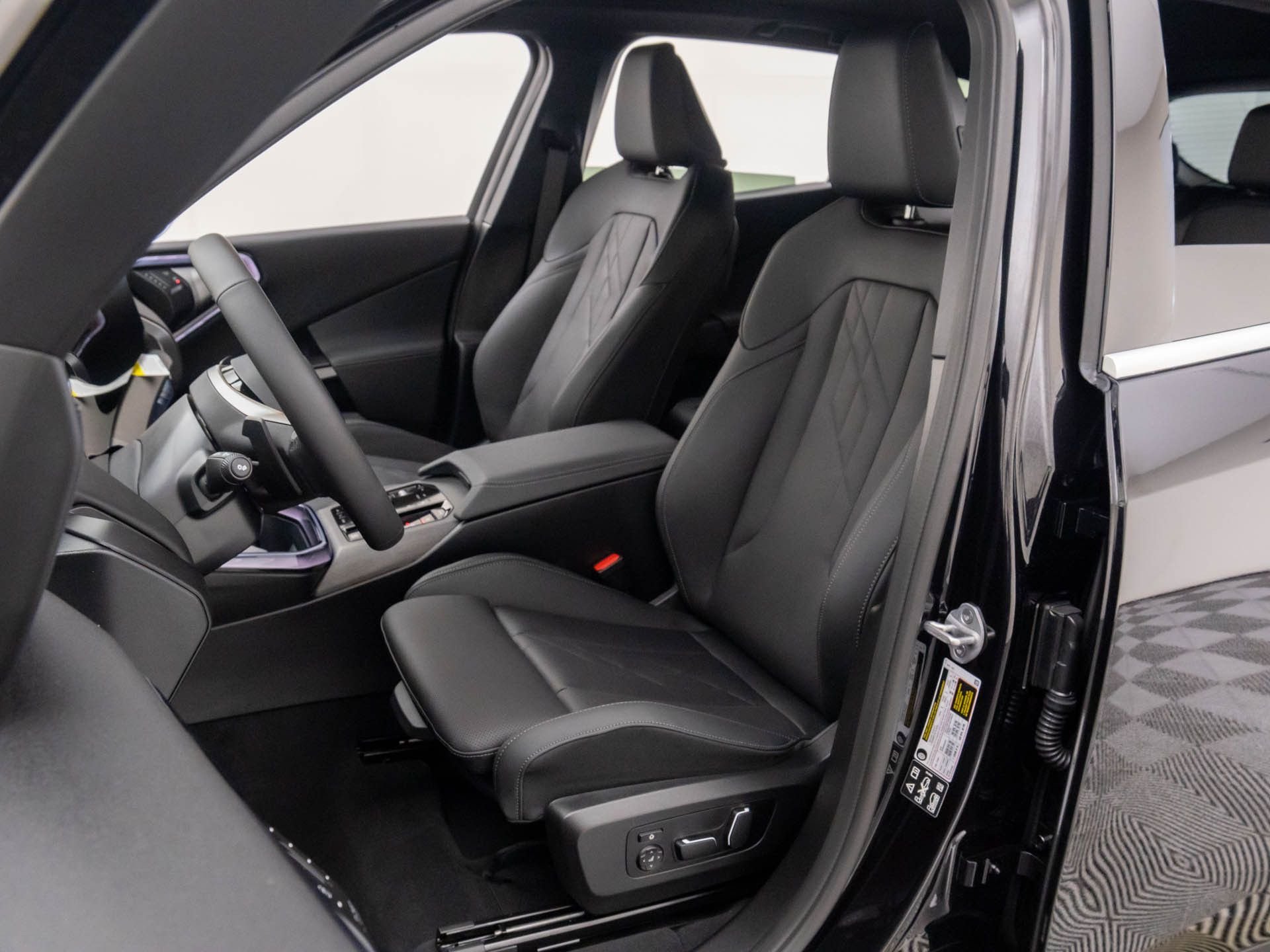 2026 BMW X3 30 - Photo 14