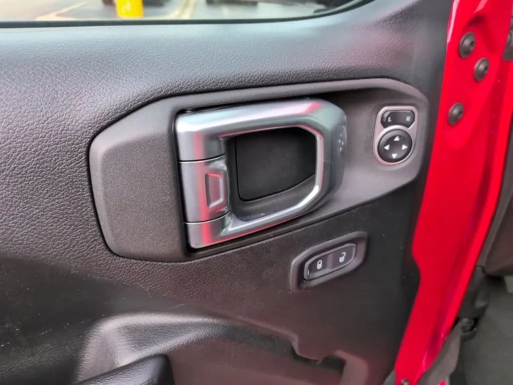 Used 2020 Red Jeep Sport image 14