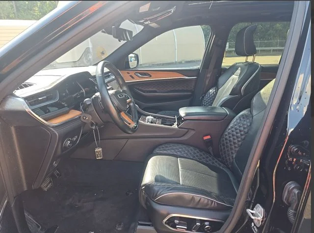 Used 2022 Black Jeep Summit Reserve image 9