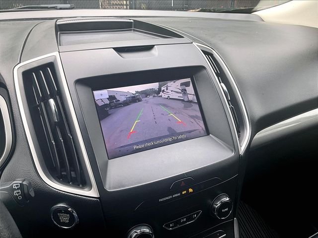Used 2020 Black Ford SEL image 27