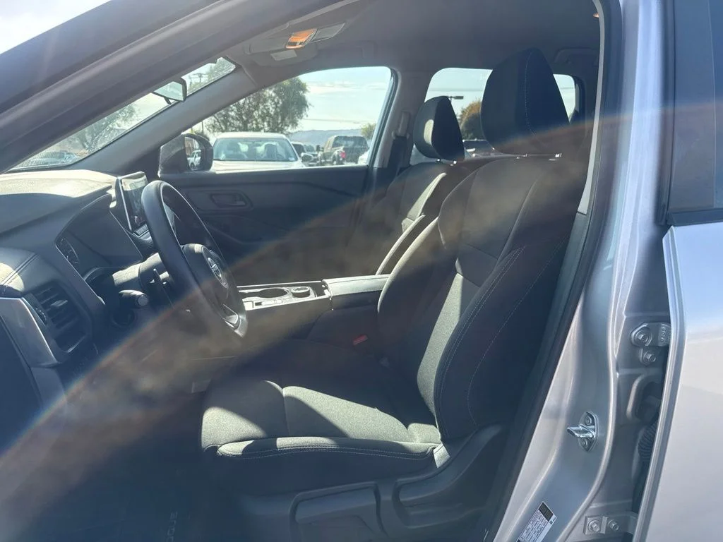 Used 2024 Silver Nissan S image 18