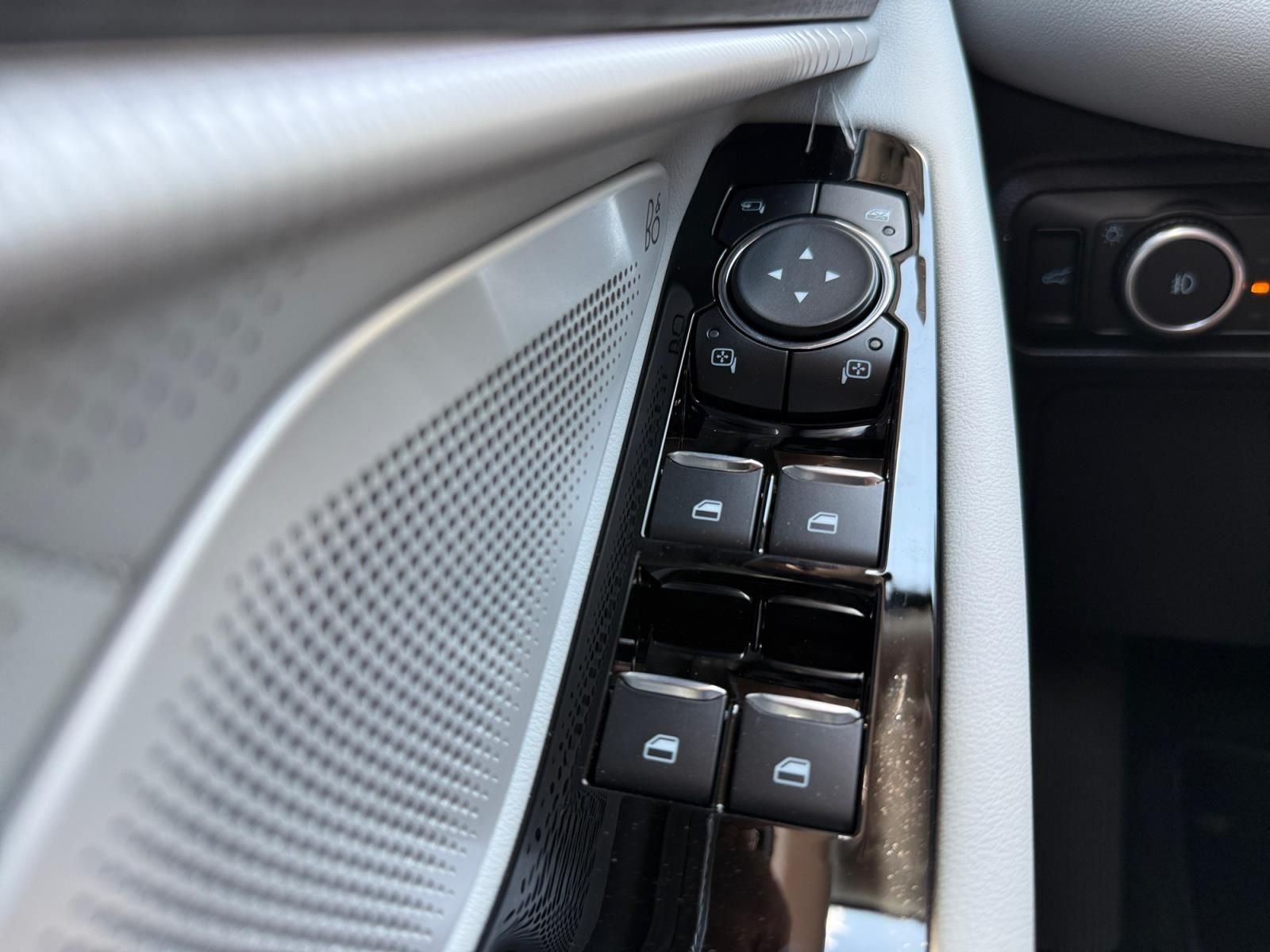 New 2026 Carbonized Gray Metallic Ford Platinum™ image 27