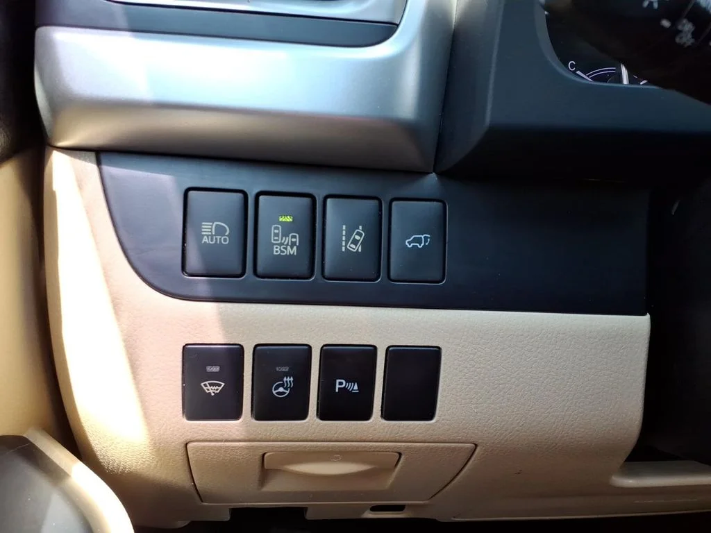 Used 2015 Blue Toyota Limited Platinum V6 image 15