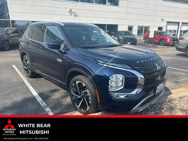 Used 2024 Cosmic Blue Metallic Mitsubishi SEL image 1