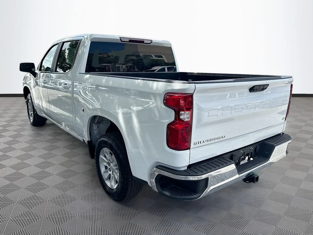 Used 2025 White Chevrolet LT image 6