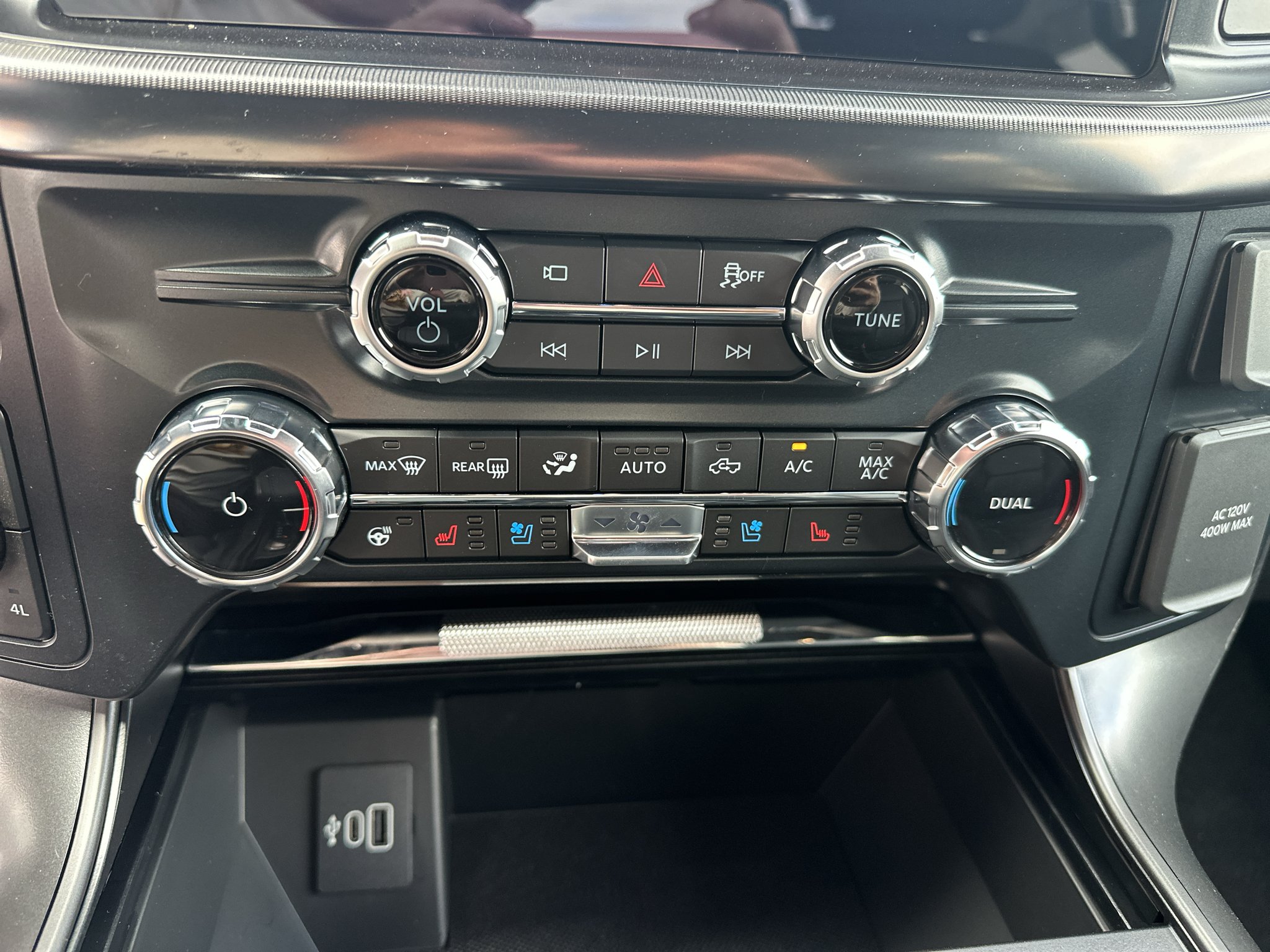 New 2026 Avalanche Ford Lariat® image 27