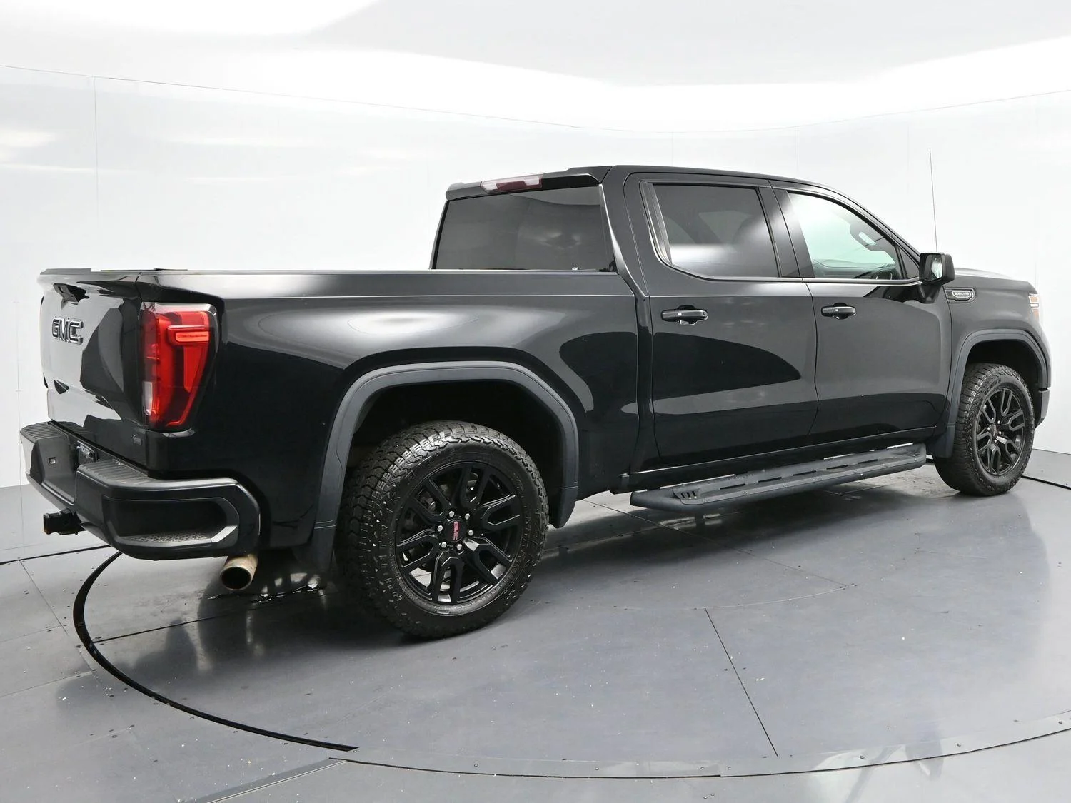 Used 2020 Onyx Black GMC Elevation image 7