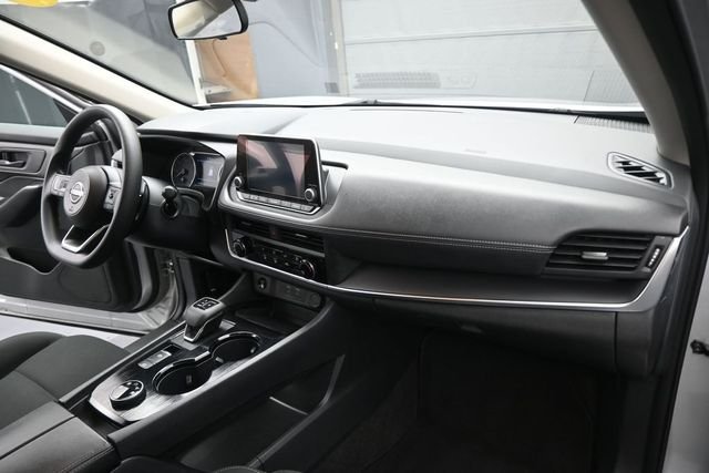Used 2024 Silver Nissan S image 27