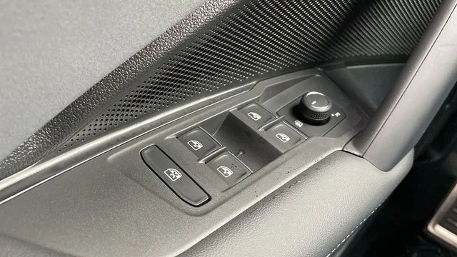 2026 Volkswagen Tiguan SE R-LINE BLACK - Photo 16