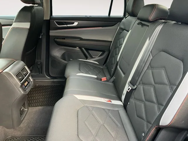 2025 Volkswagen Atlas Atlas Peak Edition - Photo 13