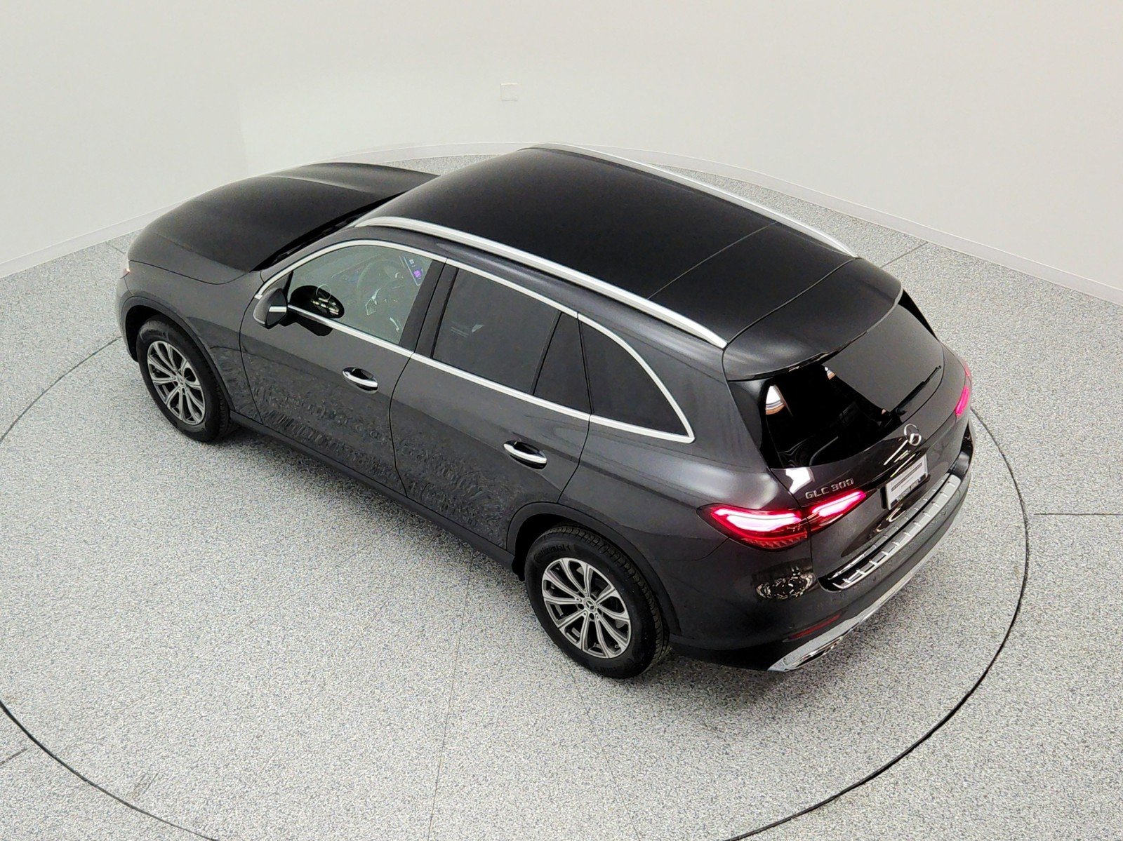 Certified Used 2026 Graphite Grey Metallic Mercedes-Benz GLC 300 SUV image 28
