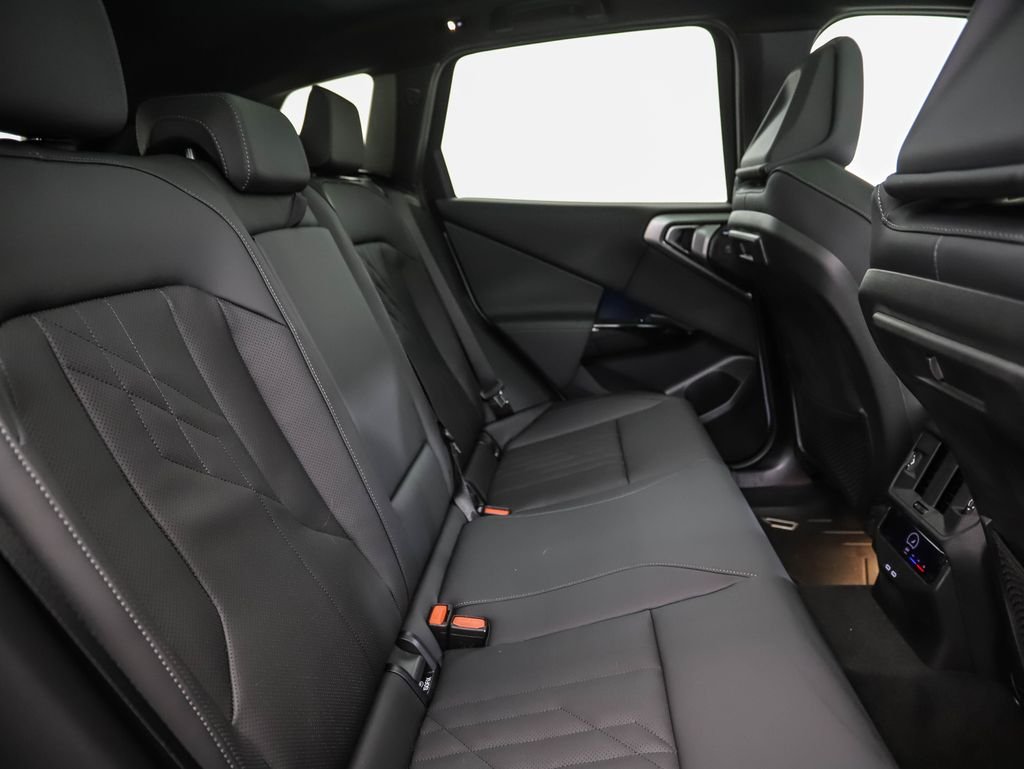Used 2026 Gray Metallic BMW 30 xDrive image 25