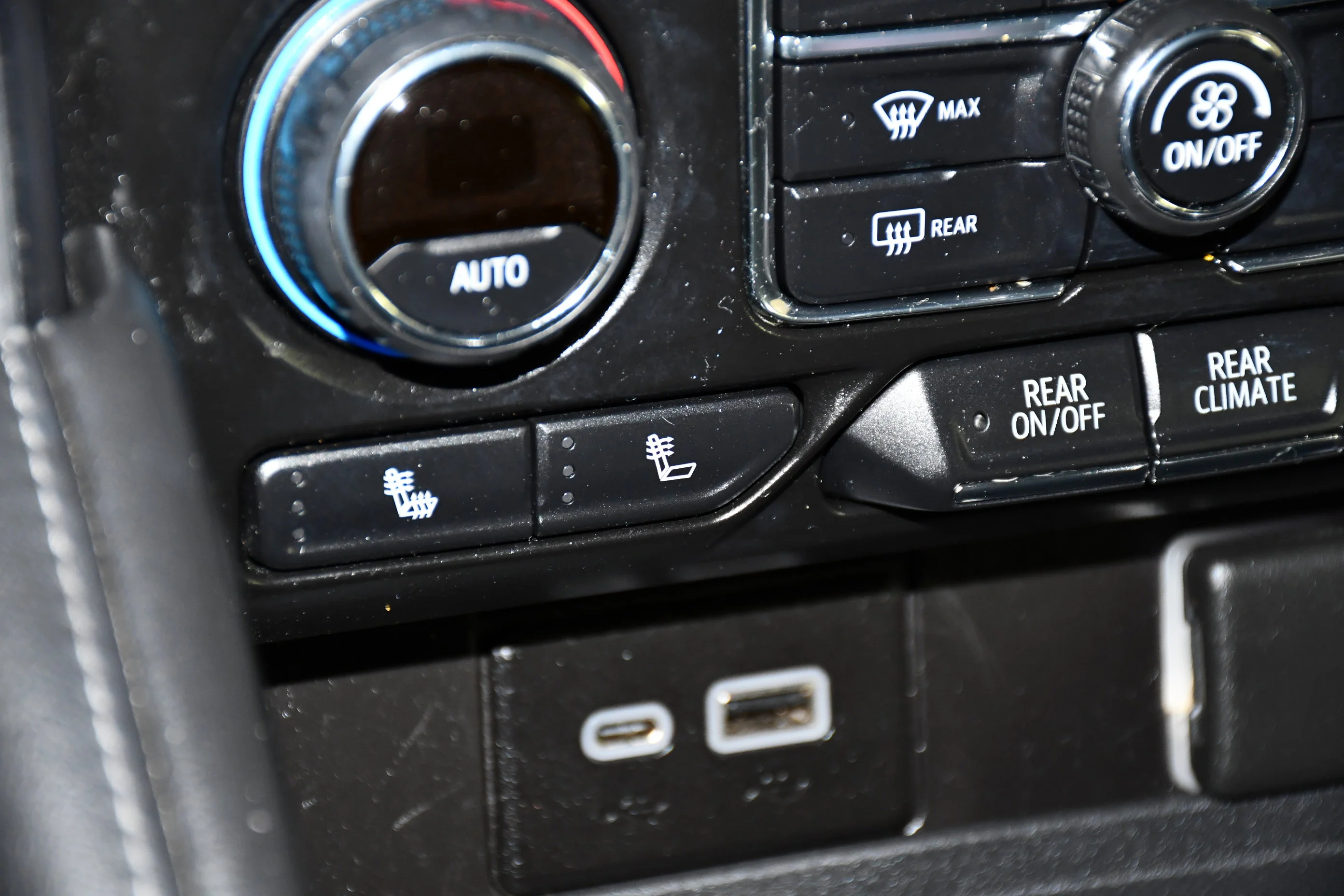 Used 2021 Black Chevrolet Z71 image 32