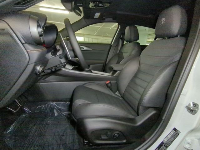 New 2025 Milano White Exterior Paint Alfa Romeo Veloce image 13