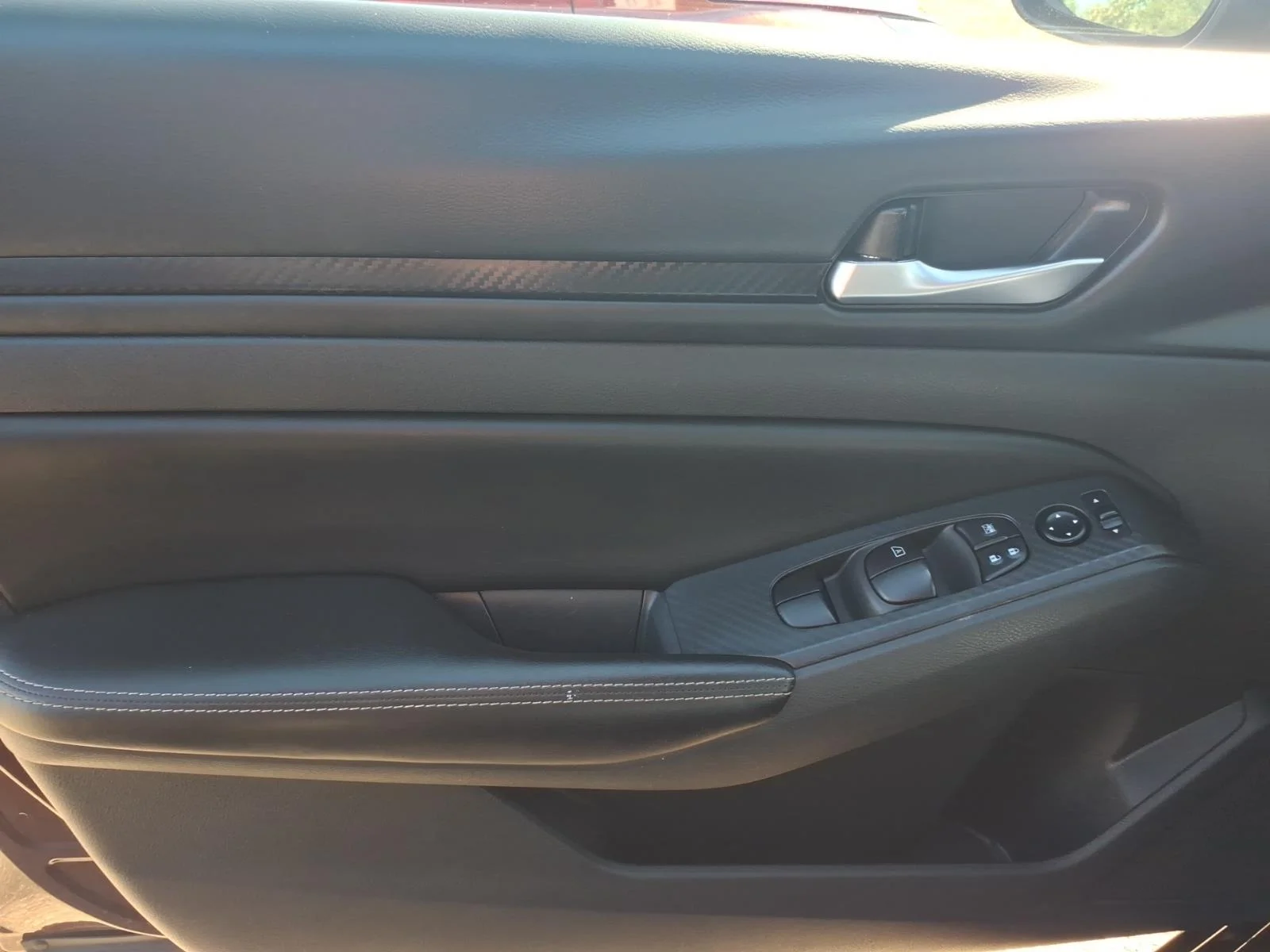 Used 2024 Garnet Pearl Nissan 2.5 SV image 24