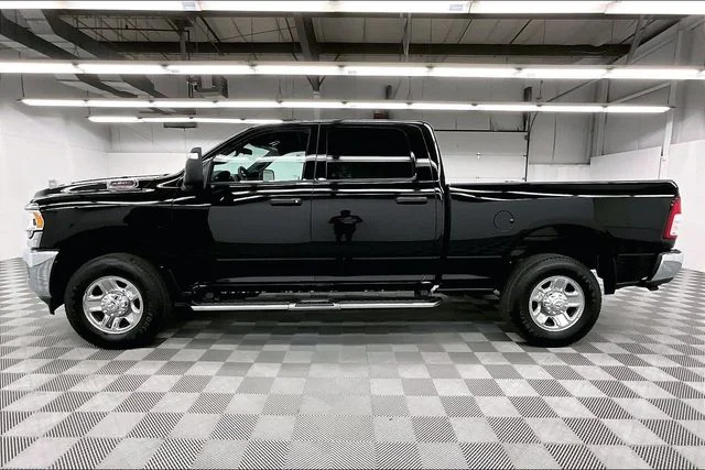 Used 2024 Diamond Black Crystal Pearlcoat Ram Tradesman image 14