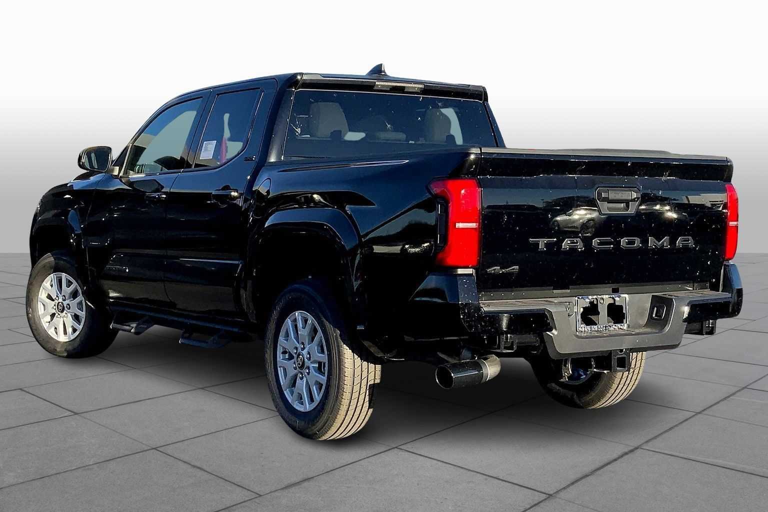 2025 Toyota Tacoma SR5 - Photo 12