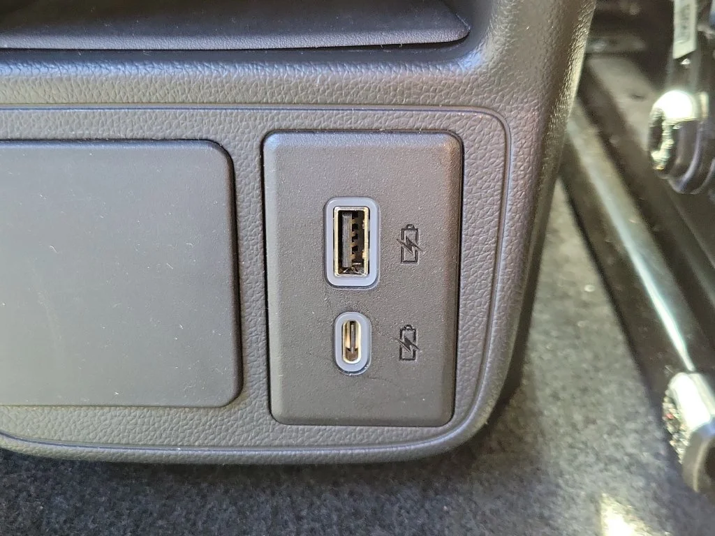 Used 2023 Red Buick Select image 15