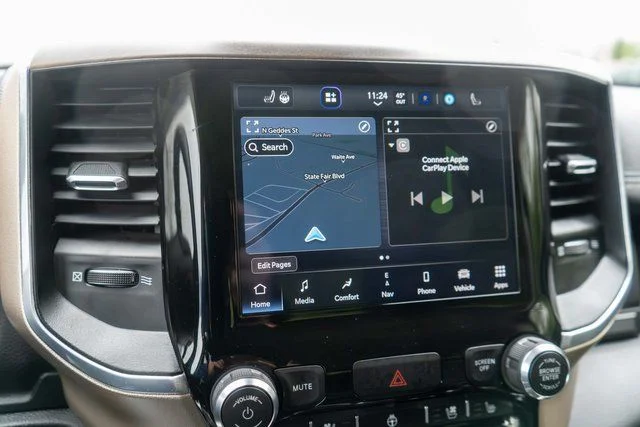Used 2022 Silver Ram Laramie image 37